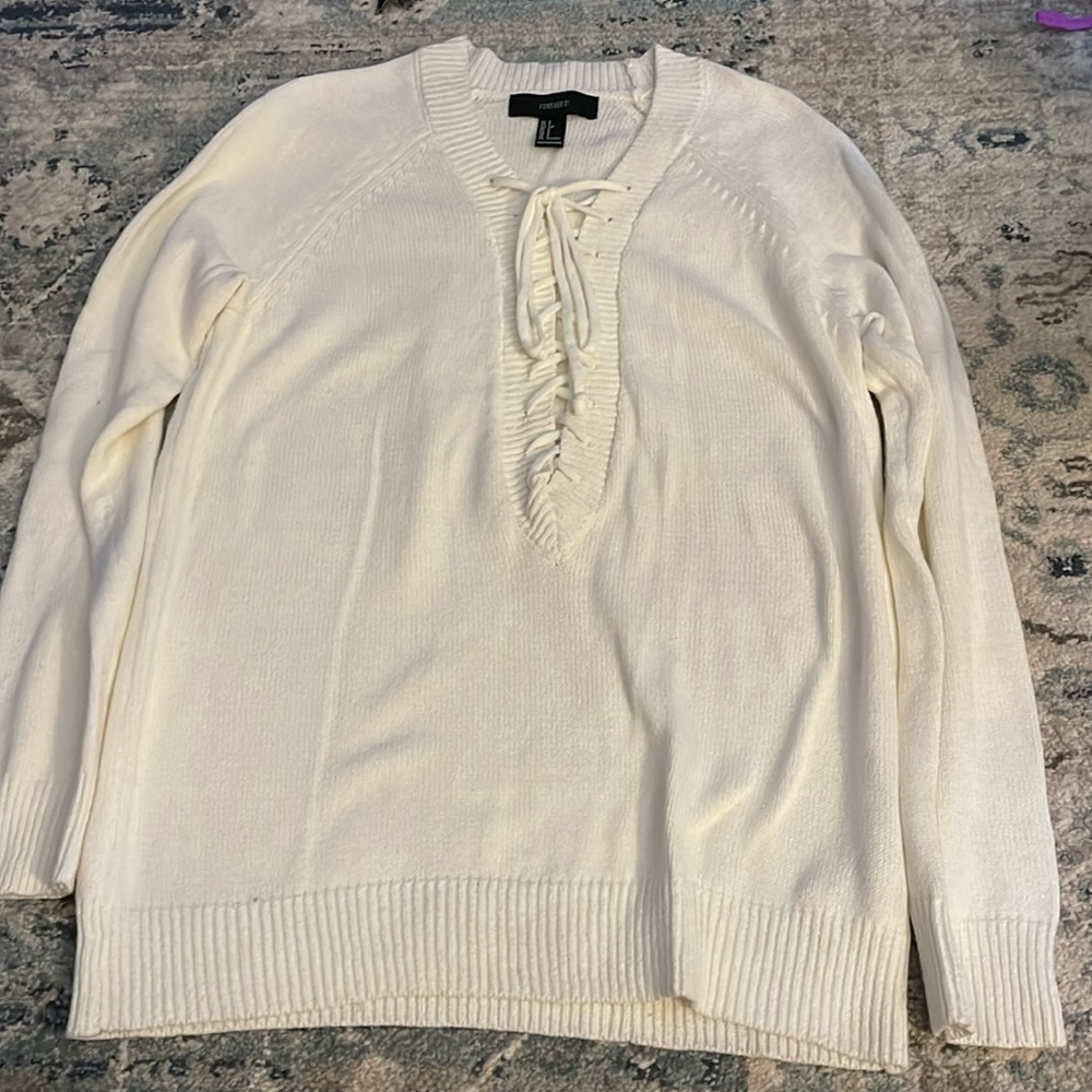White Sweater Forever 21 Size: Small